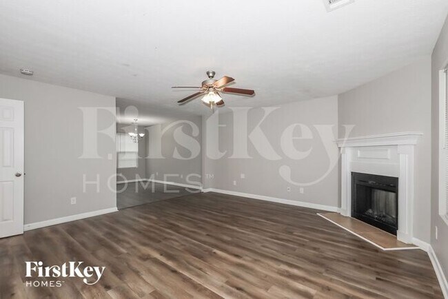 Foto del edificio - 311 Goldenrod Dr