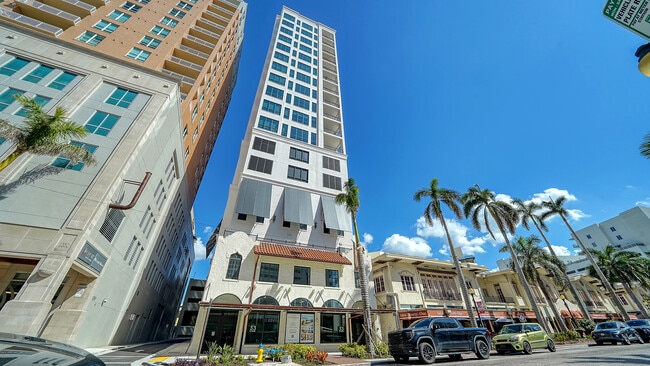 Building Photo - 33 S Palm Ave