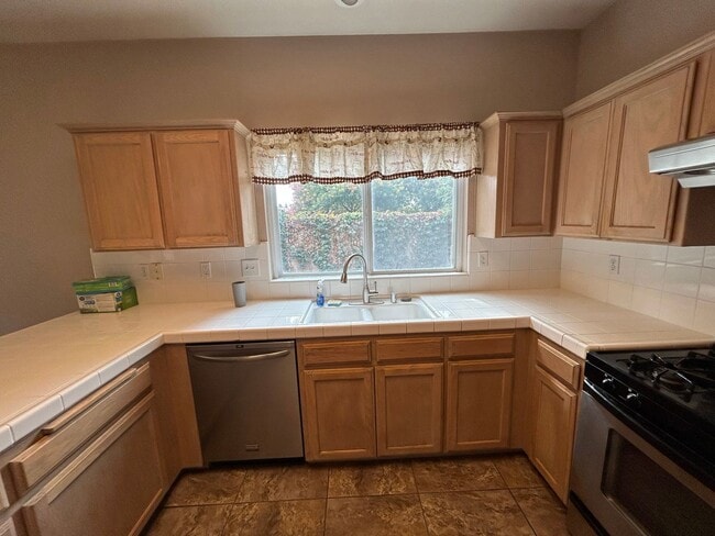 Building Photo - 821 W Packwood Ct
