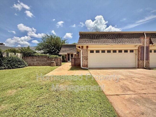 Photo - 12308 Green Valley Dr House