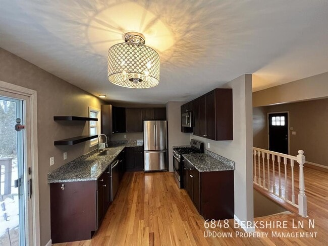 Building Photo - 6848 Berkshire Ln N