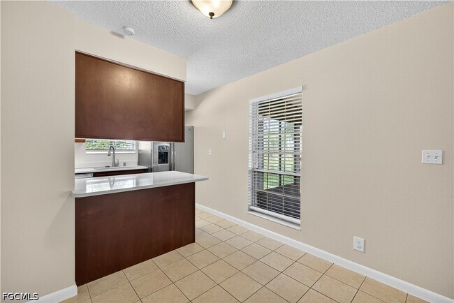 Foto del edificio - 3320 New South Province Blvd