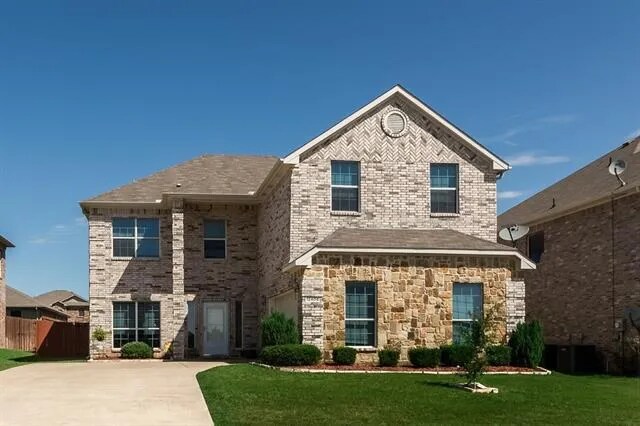 Frente - 12404 Pinestraw Rd