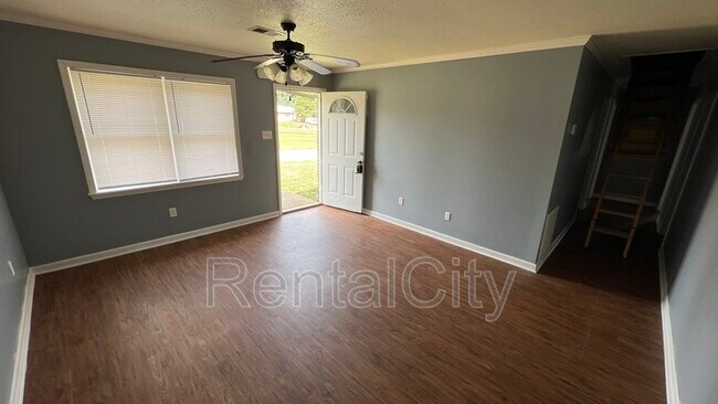 Building Photo - 85 Navy Cir