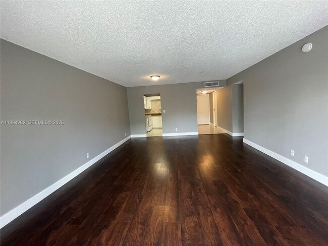 Building Photo - 5961 N Falls Cir Dr