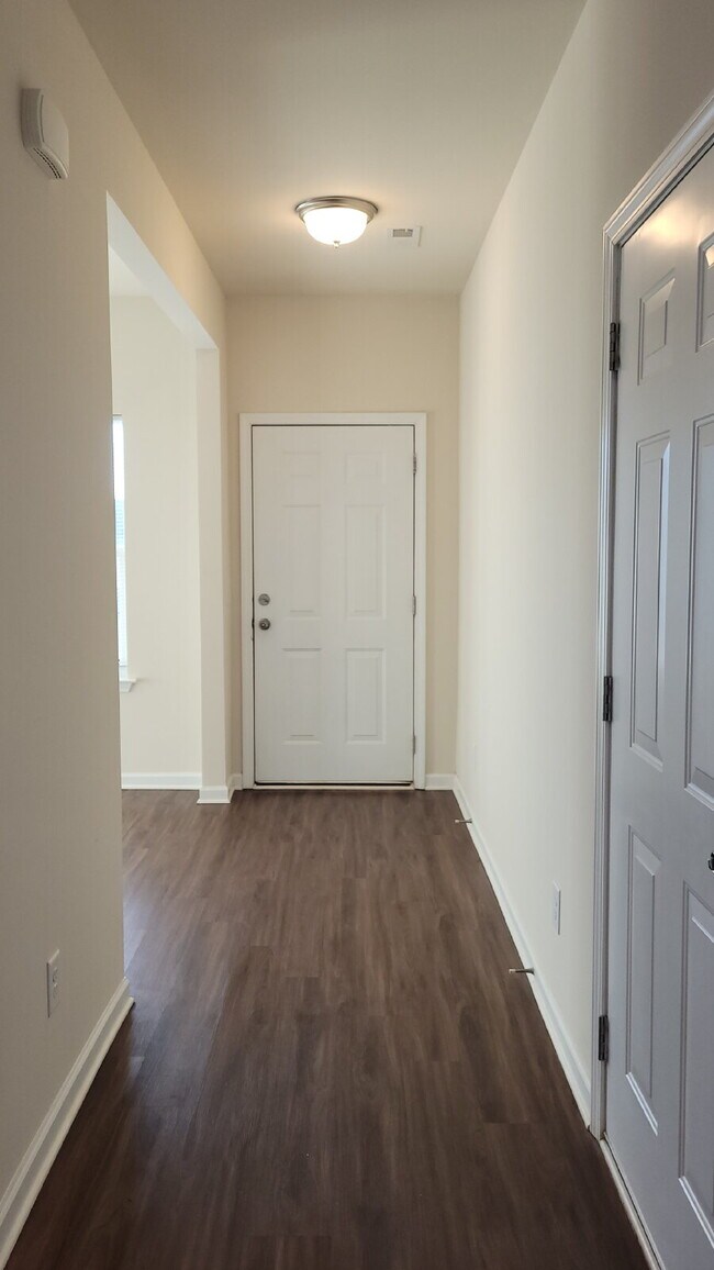 Building Photo - $500 off one month!!!  Call for details. Section 8 Welcome!!!  "Charming 3-Bed Oasis with Granite...