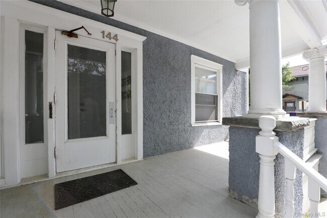 Foto del edificio - 144 St James St