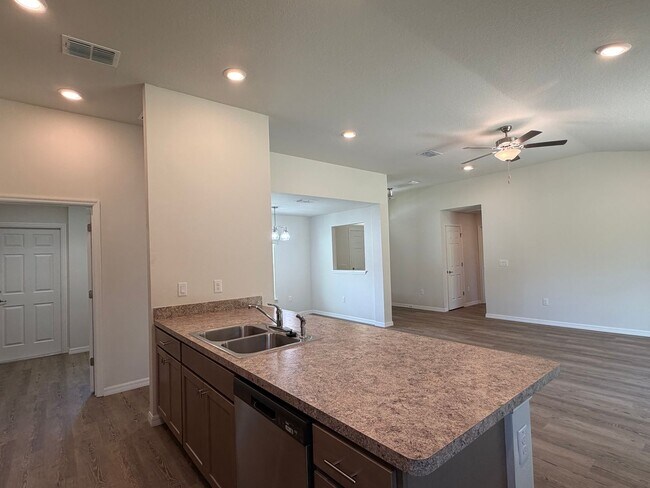 Foto del edificio - Desirable SW Ocala Neighborhood 3/2/2 **MUST SEE**