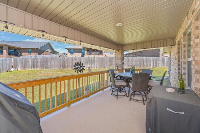 Foto del edificio - 2200 Jernigan Dr