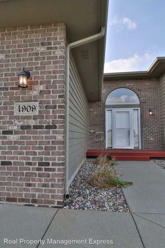 Foto del edificio - 4 br, 2 bath House - 4909 W Jacks St