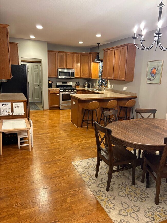 Foto del edificio - Large Lakeville Home for Lease