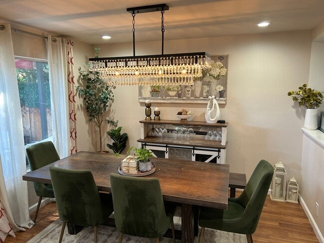 Building Photo - 1122 Forrestal Ln