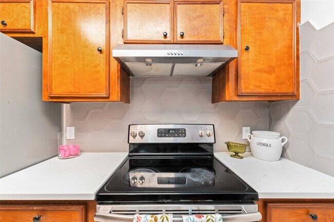 Foto del edificio - 13911 Hollowgreen Dr