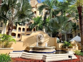 Building Photo - 3001 NE 185th St