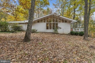 Building Photo - 135 Lizzie Mills Rd