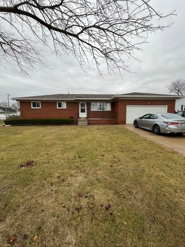 901 Huber Dr, Monroe, MI 48162 House Rental in Monroe, MI