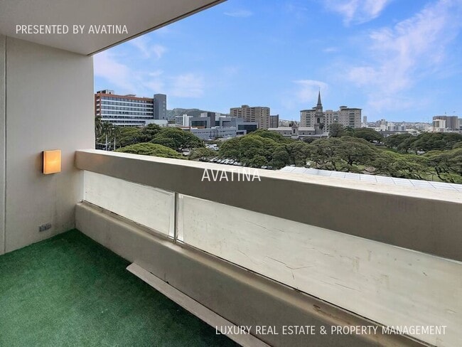 Building Photo - 1212 Punahou St