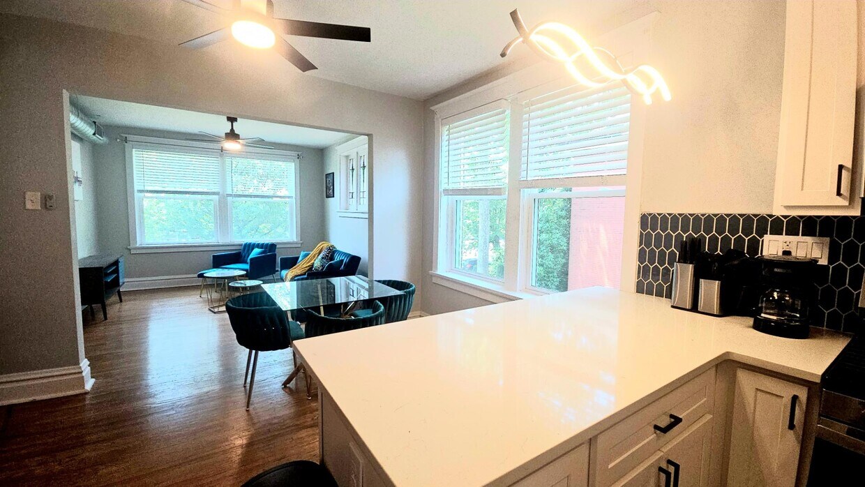 Foto principal - 4333 Forest Park Ave