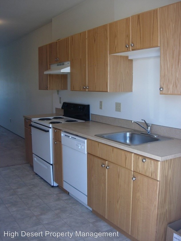 Primary Photo - 240 E Cascade Ave