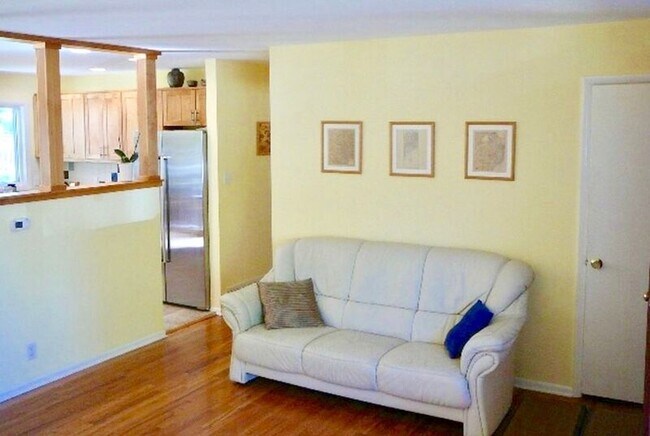 Foto del edificio - 380 Martin Dr