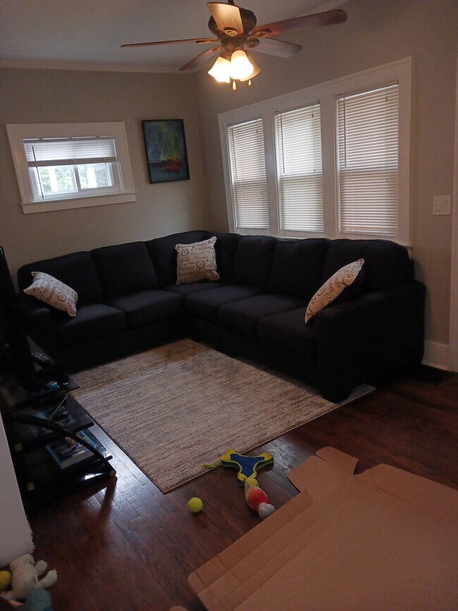 Foto del edificio - 912 Chatham St NW
