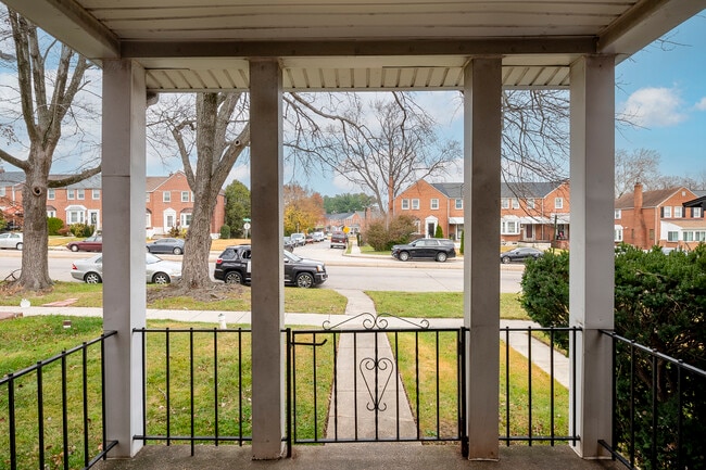 Photo - 2061 E Belvedere Ave Townhome