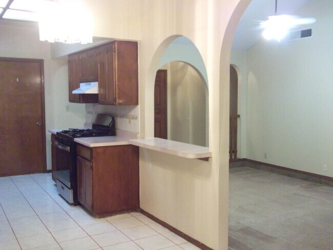 Foto del edificio - 1917 Ralph Janes Pl