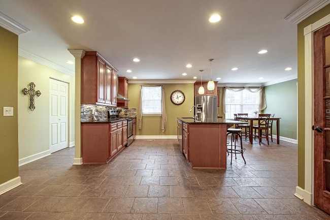 Photo - 191 Northlake Dr House