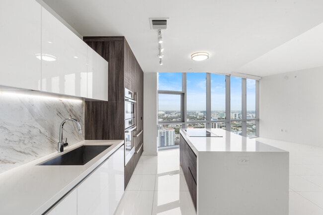 Photo - 851 NE 1st Ave Townhome