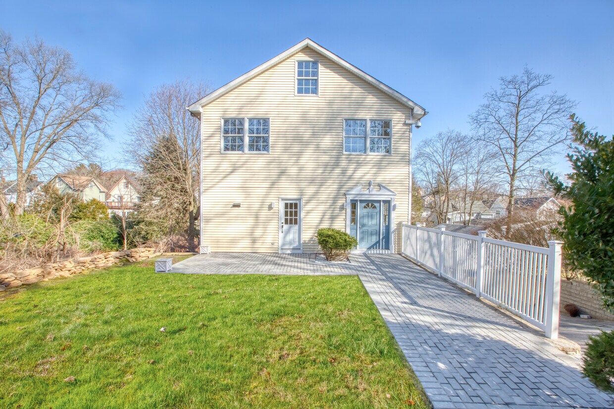 40 Prospect St, Greenwich, CT 06830 Apartments in Greenwich, CT