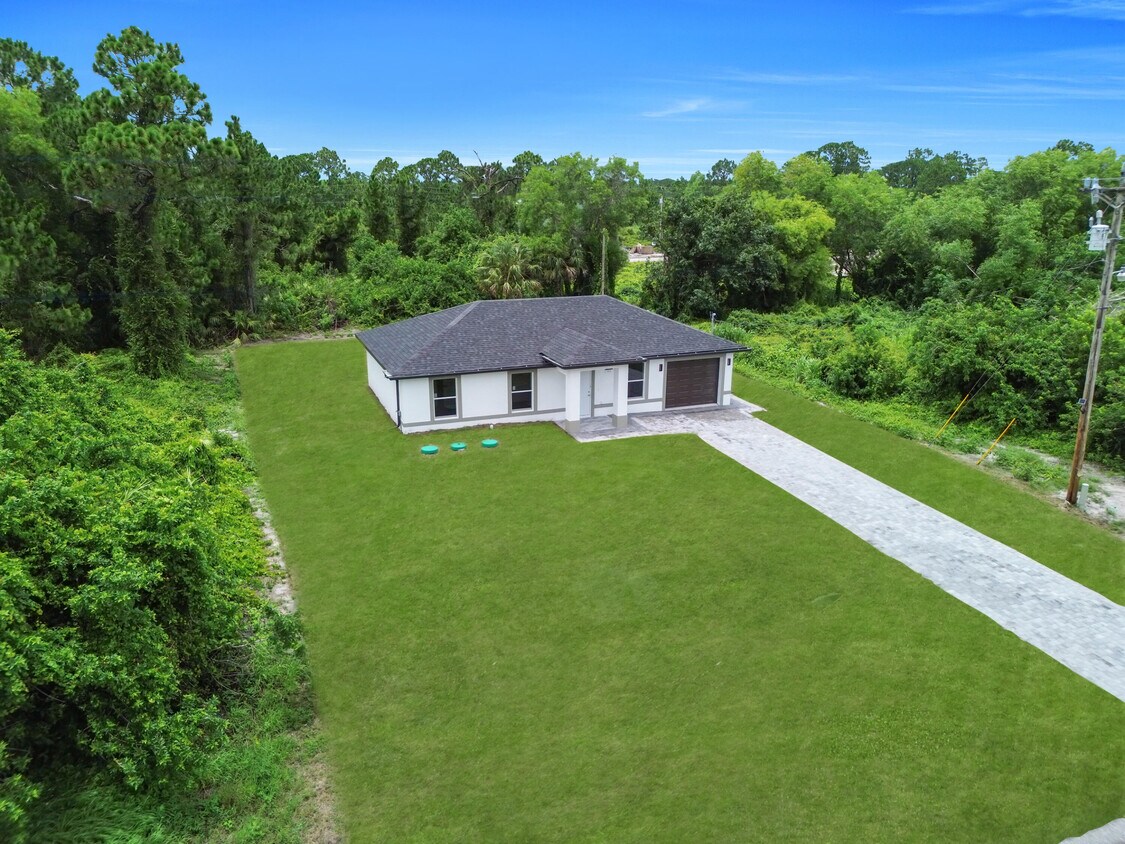Foto principal - 382 McArthur Blvd