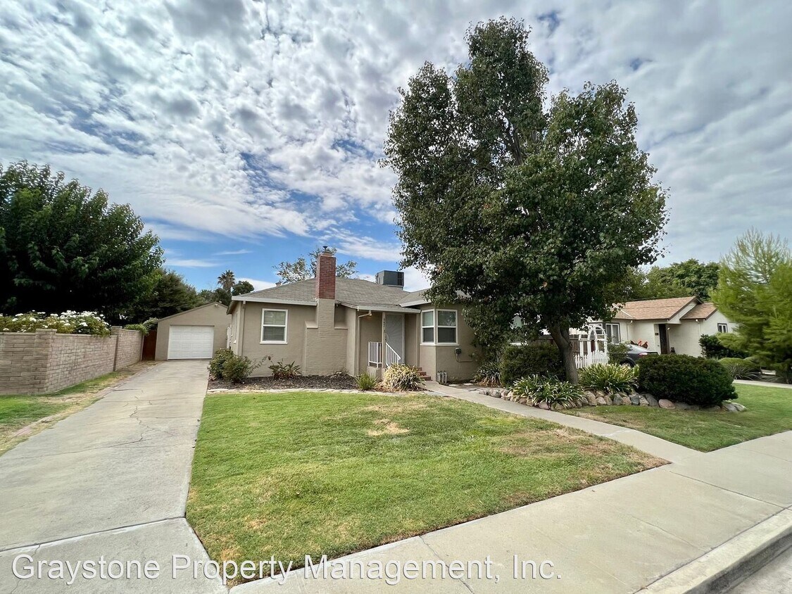 Primary Photo - 2 br, 1.5 bath House - 647 Page Ave