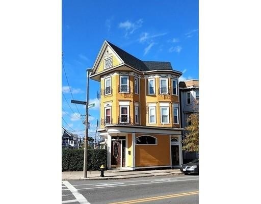 Building Photo - 825 Dorchester Ave