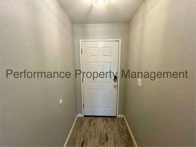 Building Photo - Charming 3 Bed/2 Bath + Office Home in NW ...