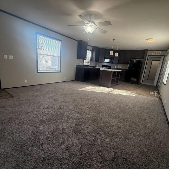 Building Photo - 10610 State Rte 762