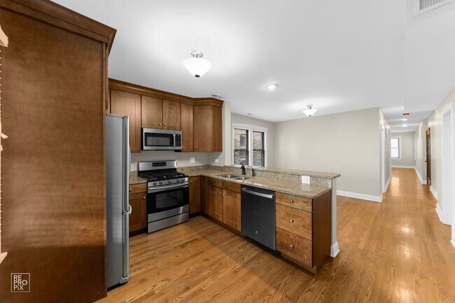 Foto del edificio - 2-Bedroom Gem in Oak Park Historic District