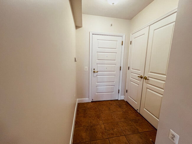 Foyer - 616 E St NW