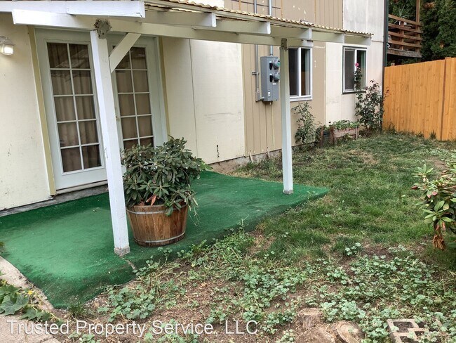 Foto del edificio - 3 br, 1 bath House - 490 Wilkie St.
