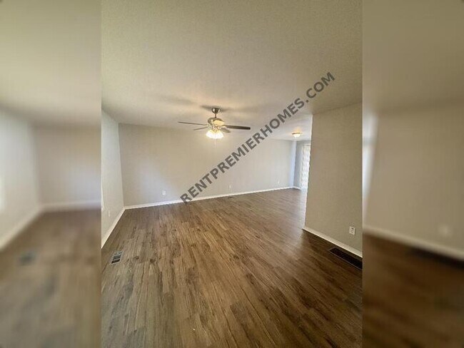 Building Photo - 10 Fairbrook Dr