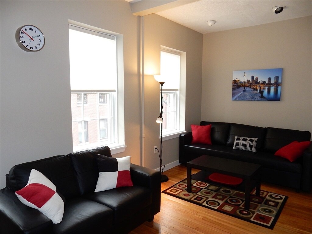Primary Photo - 44 Grove St