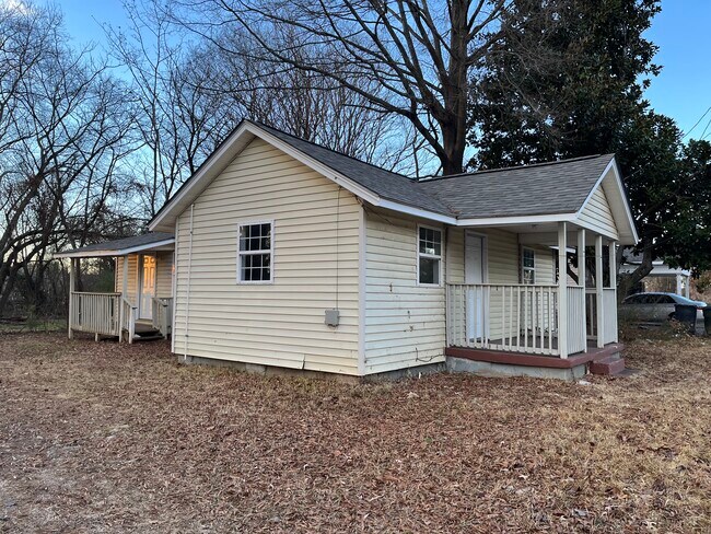 Foto del edificio - 914 Fir Pl