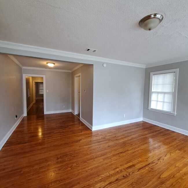 Foto del edificio - 108 N Greer St