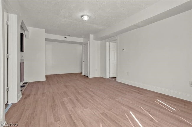 Foto del edificio - 317 E 156th St