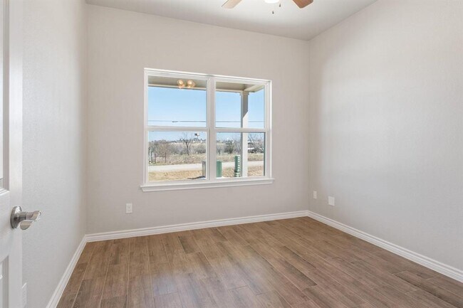 Foto del edificio - 393 County Rd 306