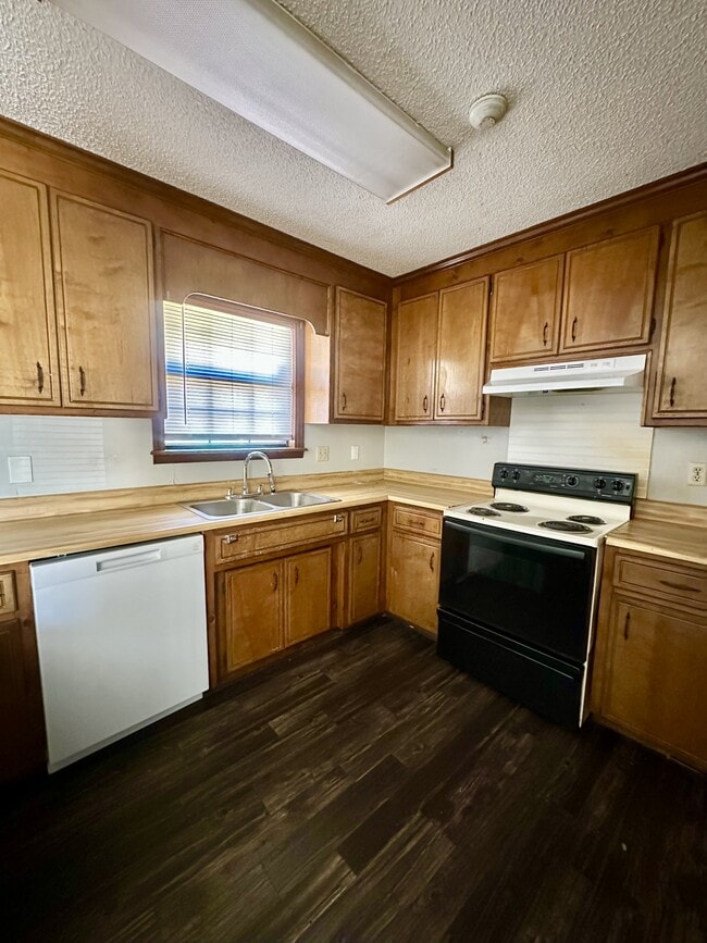 Building Photo - 2014 Arkwright Dr