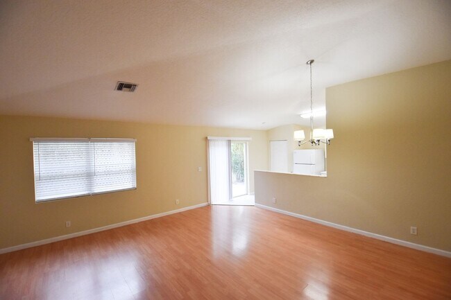 Building Photo - 131 Buffet Ky