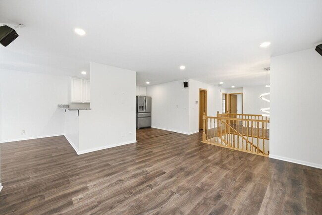 Building Photo - 2330 Twilight Dr