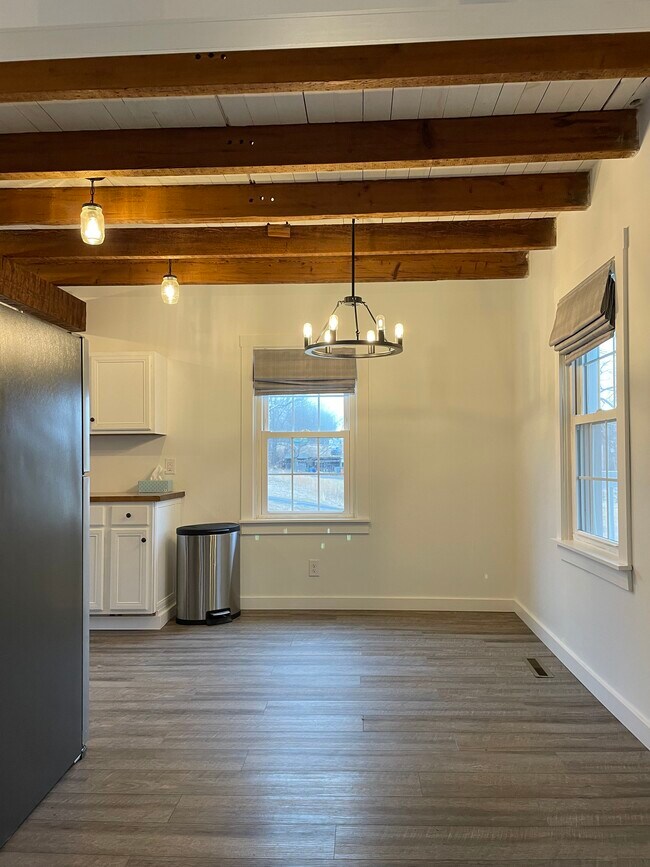 Comedor - 540 Clarks Valley Rd