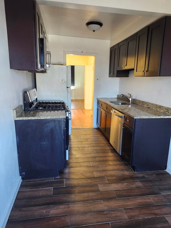 Cocina - 21421 47th Ave