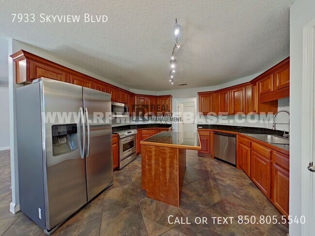 Foto del edificio - 7933 Skyview Blvd